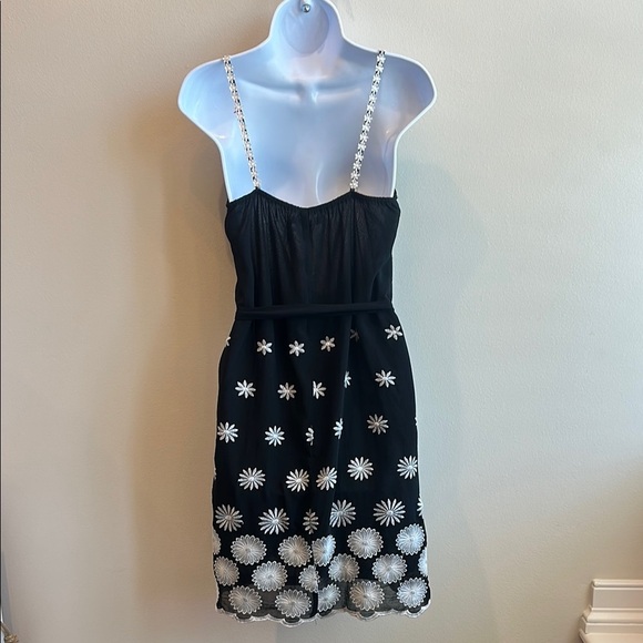 Elegant Black Floral Dress- size small - Picture 7 of 7